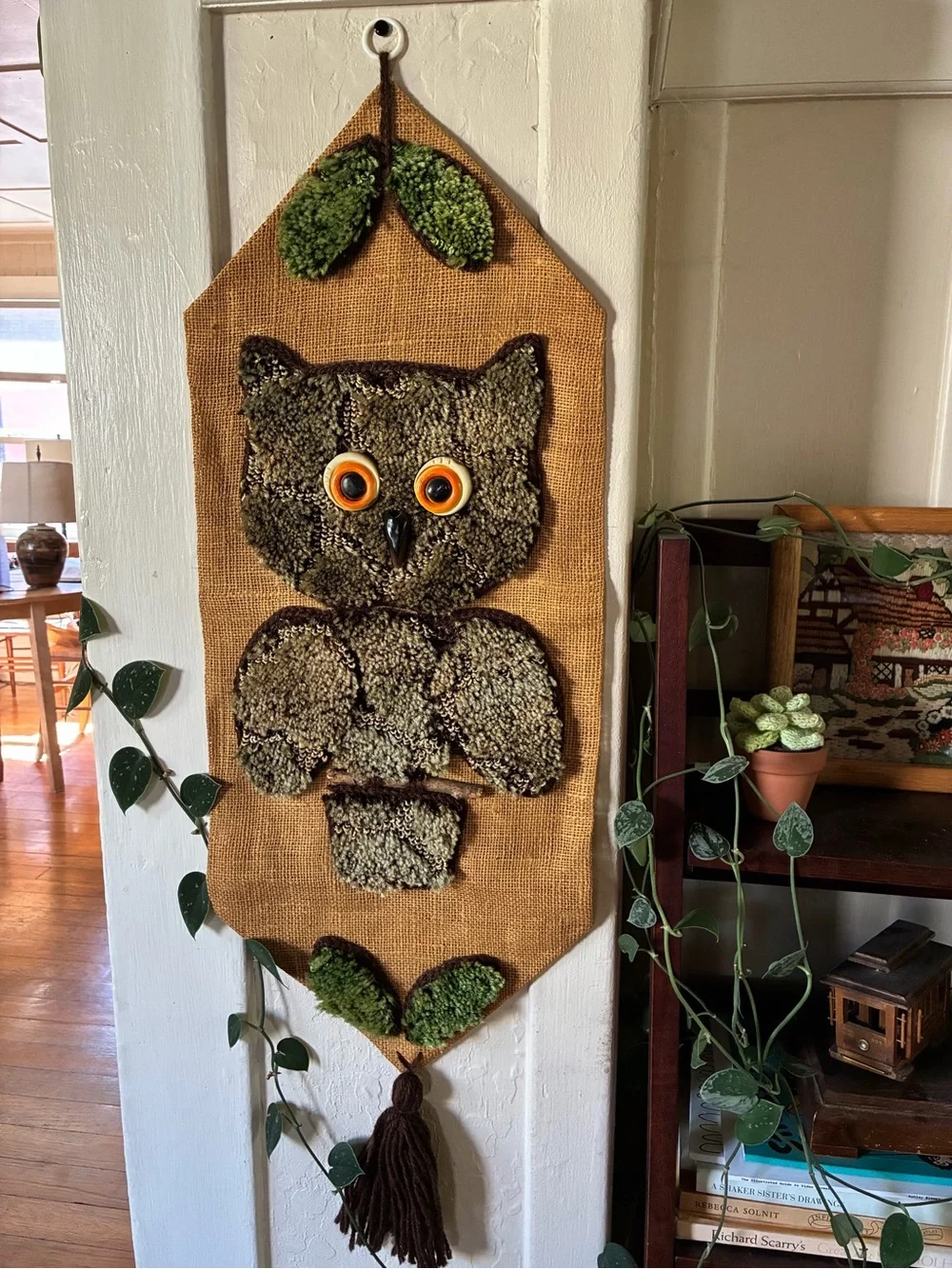 Vintage groovy 70s owl latch-hook rug tapestry wall hanging